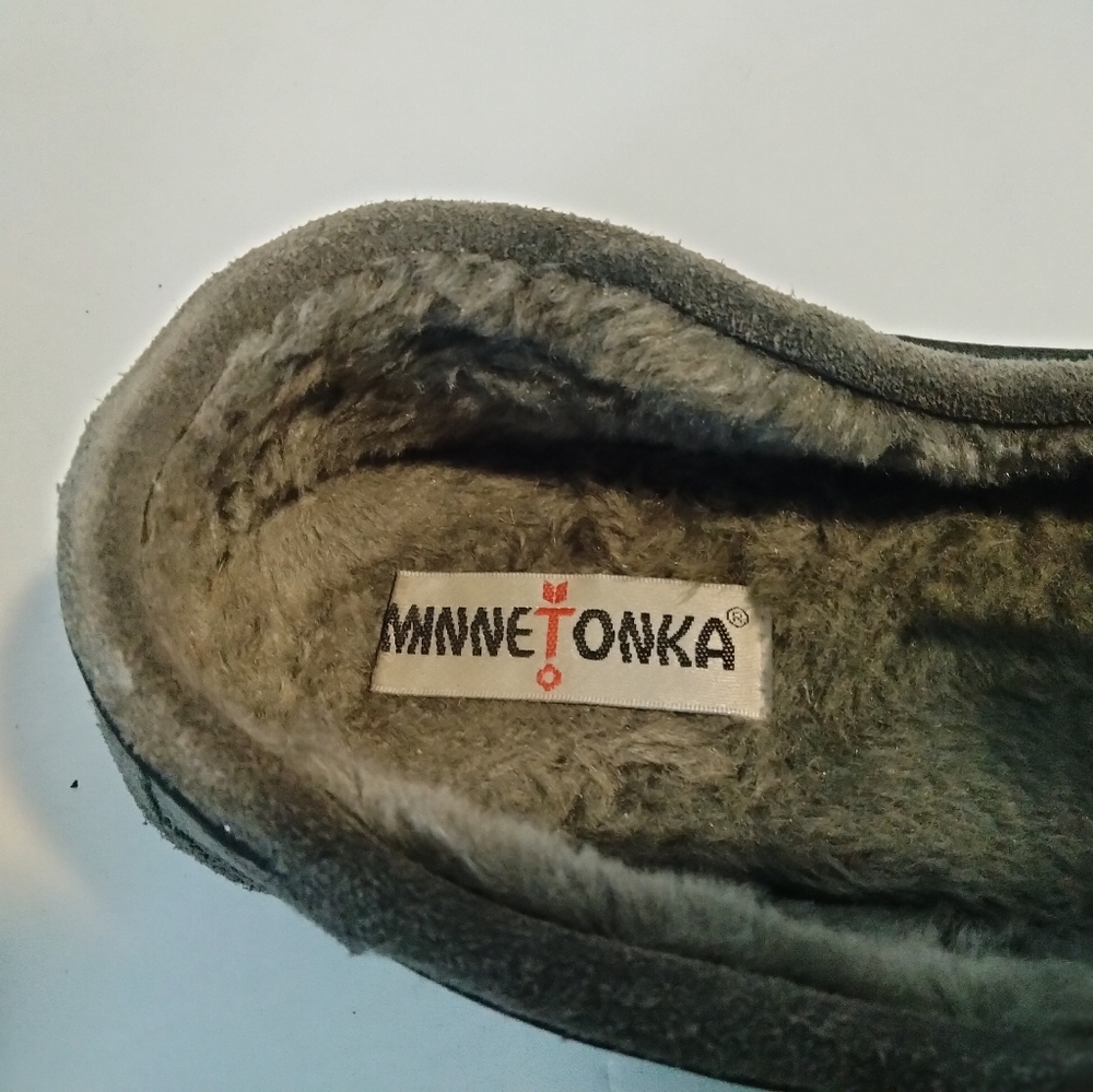🌻 MINNETONKA SLIPPERS 🍁 - Picture 6 of 7